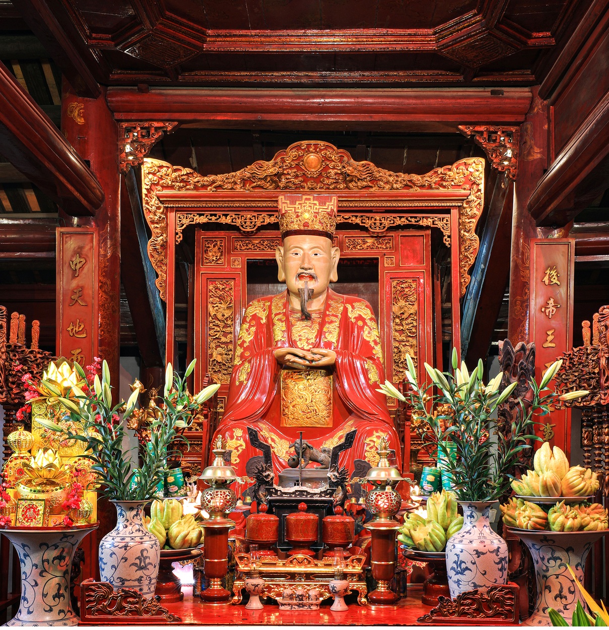 Tượng thờ Khổng Tử tại Văn Miếu - Quốc Tử Giám